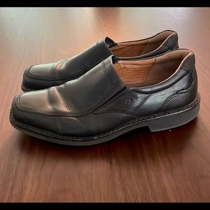 Boys’ black Ecco loafers size EU 39
